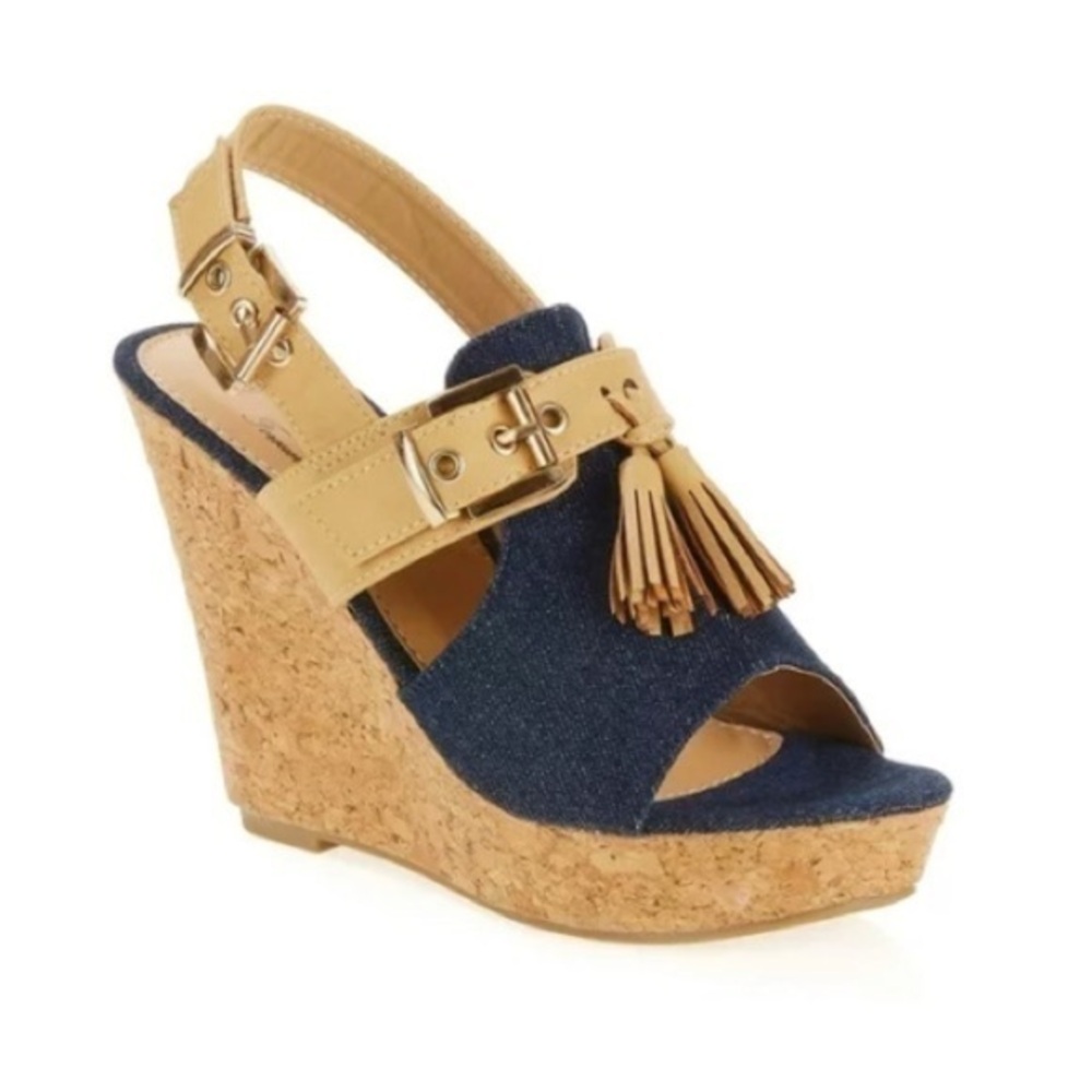 Forever Young tasseled high wedge boho-inspired sandal W/ 3.5'' heel 💙